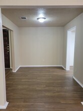 9915 Towne Brook Ln in Sugar Land, TX - Building Photo - Building Photo