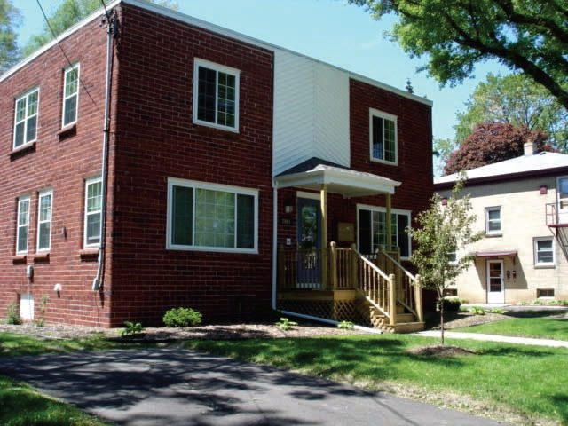 2905 Commercial Ave in Madison, WI - Building Photo