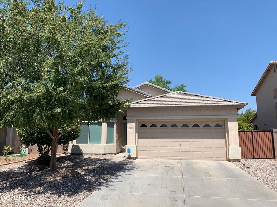 14568 W Crocus Dr in Surprise, AZ - Foto de edificio
