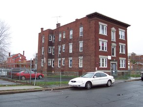 18-20 Cedar St in Hartford, CT - Building Photo - Building Photo