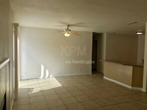 7409 Village Green Dr in Stockton, CA - Building Photo - Building Photo