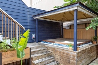 2415 Dunlavy St in Houston, TX - Building Photo - Building Photo