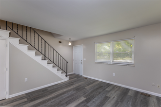 4616 Catalpa Dr. in Dayton, OH - Building Photo - Building Photo