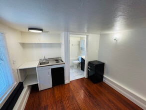 754 Slater St in Santa Rosa, CA - Building Photo - Building Photo