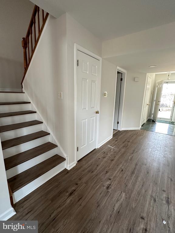 property at 692 Danbury Ct