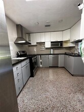 1561 NE 29th St in Pompano Beach, FL - Foto de edificio - Building Photo