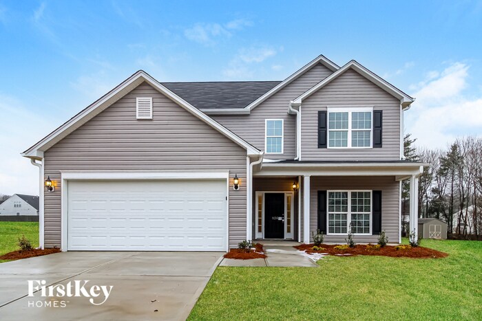 1136 Scarlett Dr in High Point, NC - Building Photo