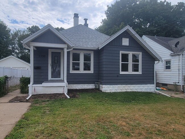property at 1108 E Hazard Ave