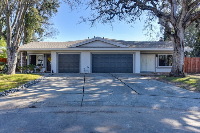 9626 Knickers Ct in Sacramento, CA - Foto de edificio - Building Photo