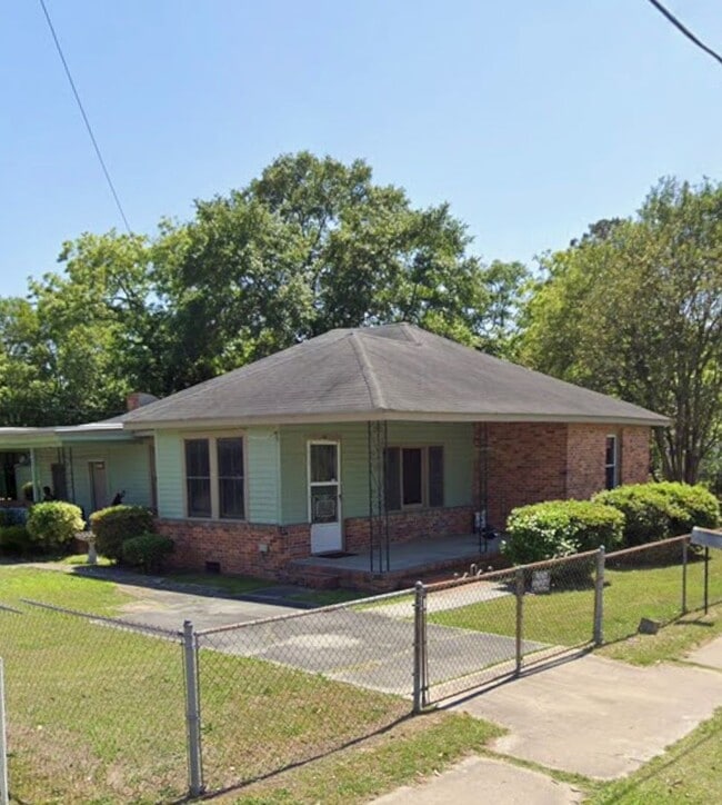 property at 501 Chestnut St