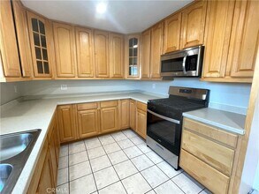 14332 Thunderbird Cir in Huntington Beach, CA - Building Photo - Building Photo