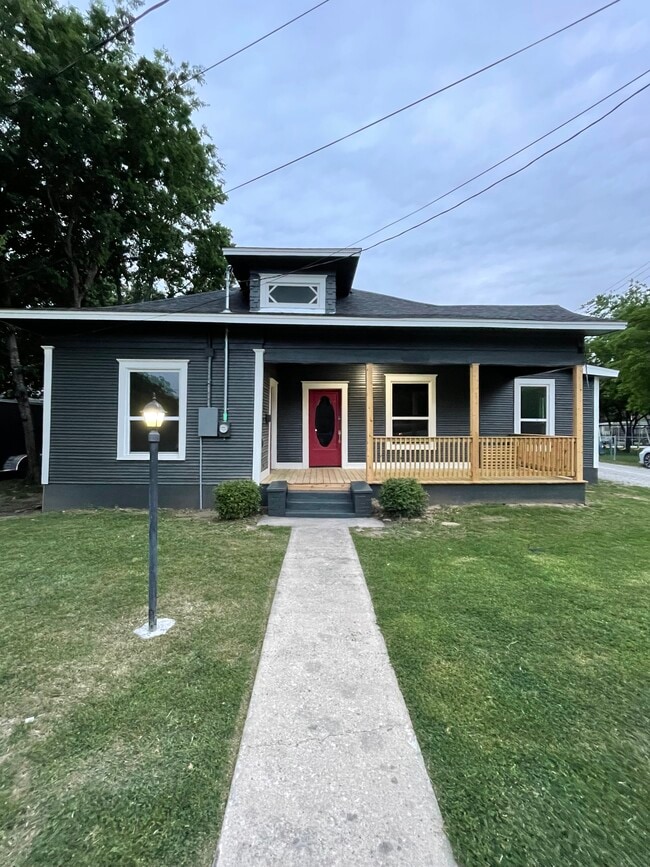 property at 1005 Ave I