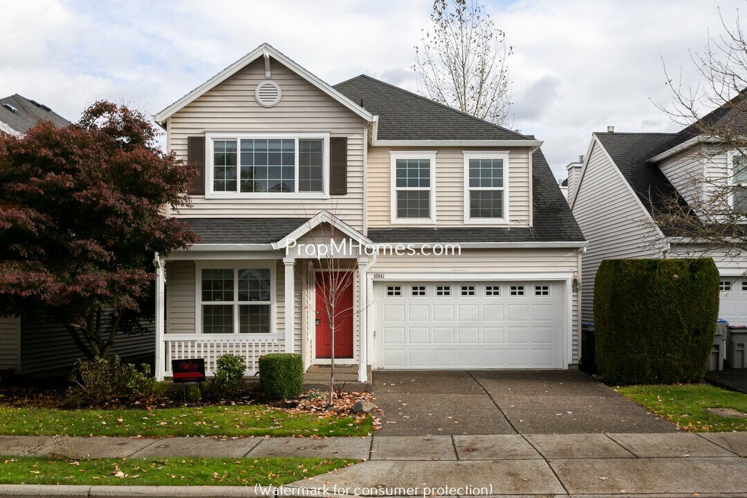 16941 NW Arizona Dr in Beaverton, OR - Building Photo