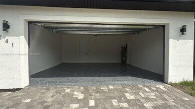 241 Pembroke Dr in Port Charlotte, FL - Building Photo - Building Photo