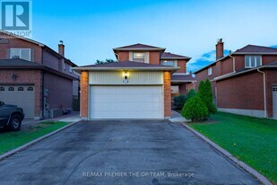 79 Governor Crescent in Vaughan, ON - Building Photo