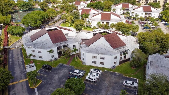 9403 Fontainebleau Blvd in Miami, FL - Building Photo - Building Photo