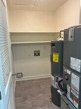 6103 Julie Kays Way, Unit 3 in Louisville, KY - Foto de edificio - Building Photo