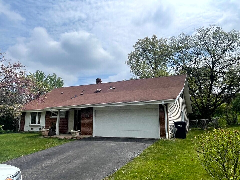 525 Lloyd Ave in Lombard, IL - Building Photo