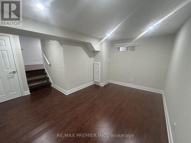 4057 Taffey Crescent in Mississauga, ON - Building Photo - Building Photo