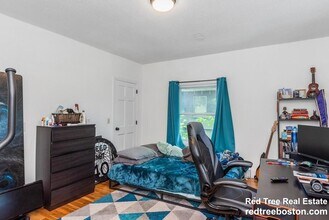 21 Kinross Rd, Unit 3 in Boston, MA - Building Photo - Building Photo