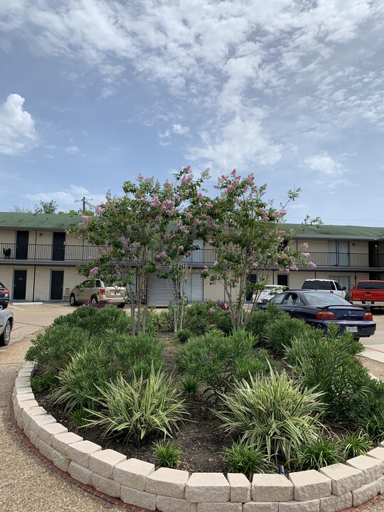 Driftwood Apartments in Texas City, TX - Building Photo