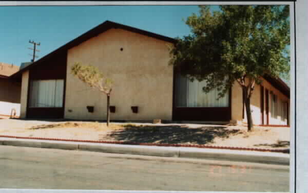 408 E Williams St in Barstow, CA - Building Photo - Building Photo