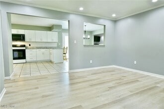 5794 Merwin Chase Rd in Brookfield, OH - Building Photo - Building Photo