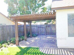 5219 Meadowview Dr in Camarillo, CA - Building Photo - Building Photo