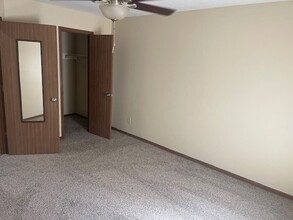 108 W Olive St in Strafford, MO - Building Photo - Building Photo