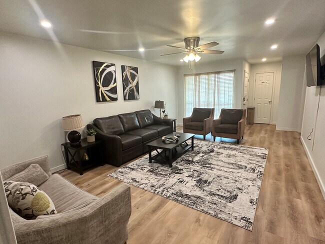 property at 1916 N Floyd Rd