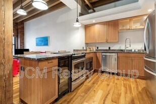 111 Beach St in Boston, MA - Building Photo