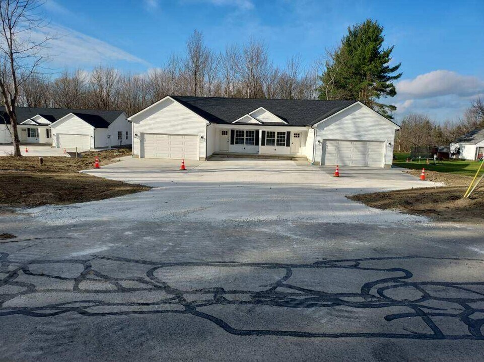 1622 Gunnison Rd, Unit 1622 Gunnison Road in Erie, PA - Building Photo