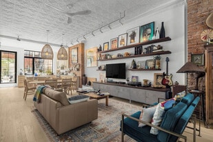 33 Bond St in New York, NY - Building Photo