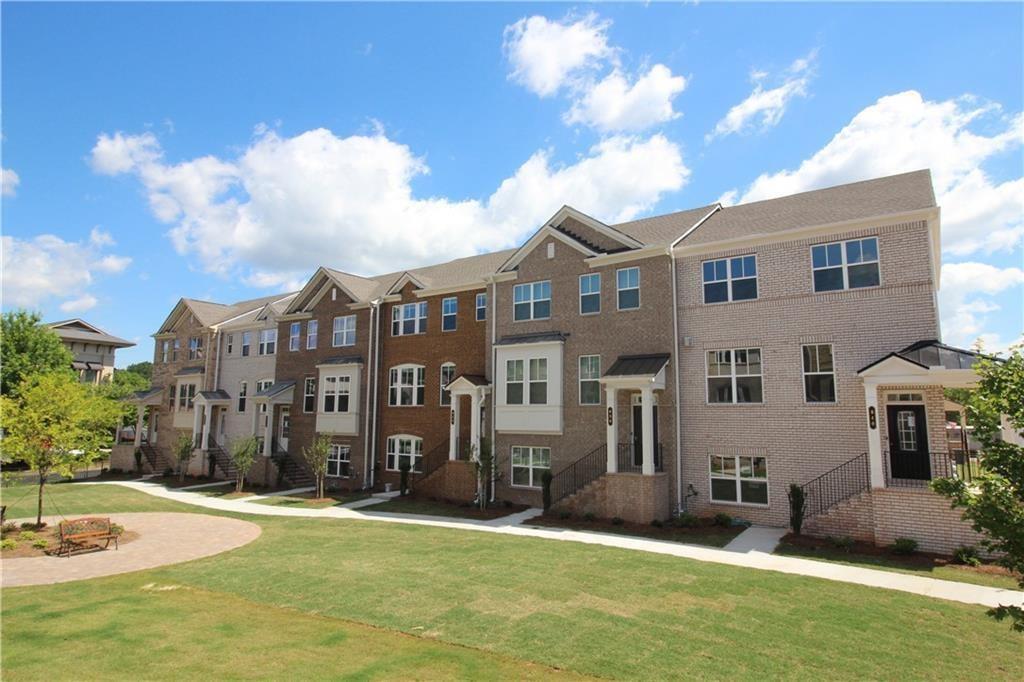 850 Sunset Park Dr in Suwanee, GA - Foto de edificio