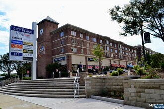 3110 City in Edgewater, NJ - Building Photo - Building Photo