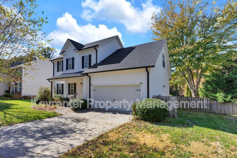 3391 Valley Crossing Dr in Greensboro, NC - Building Photo