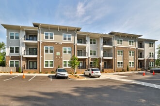 Gateway at the Green in Greenville, SC - Foto de edificio - Building Photo