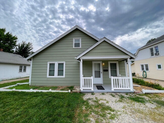 1002 N Grimes St in McPherson, KS - Building Photo - Building Photo