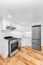 28 W 11th St in New York, NY - Building Photo - Building Photo