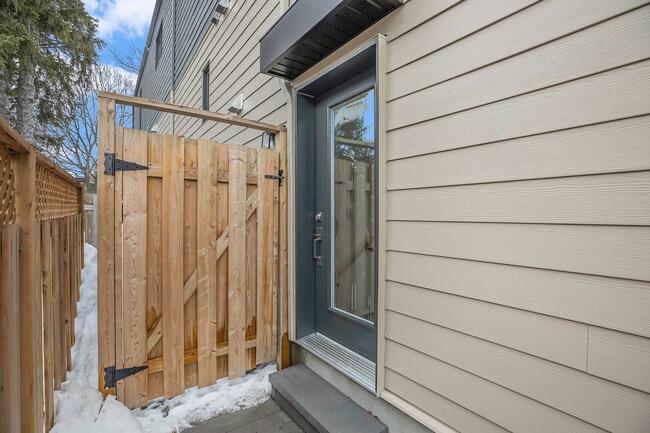 527 Broadhead Av in Ottawa, ON - Building Photo - Building Photo