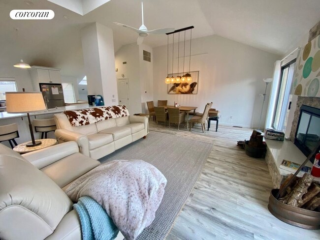 52 Fairway Pl in Montauk, NY - Building Photo - Building Photo