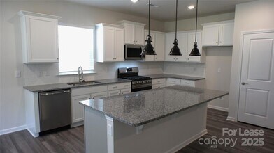 106 White Apple Wy in Statesville, NC - Building Photo - Building Photo