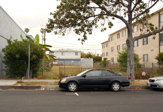 1421 16th St in Santa Monica, CA - Foto de edificio - Building Photo