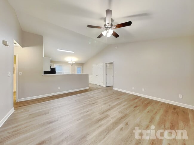 639 Loch Lomond Cir in Concord, NC - Foto de edificio - Building Photo