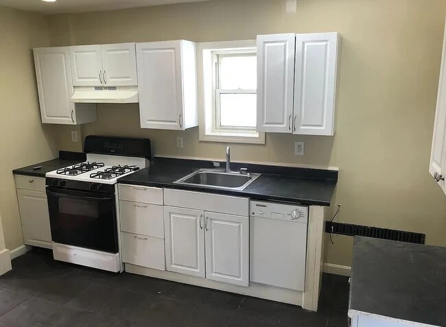 67 Flint St in Somerville, MA - Building Photo - Building Photo