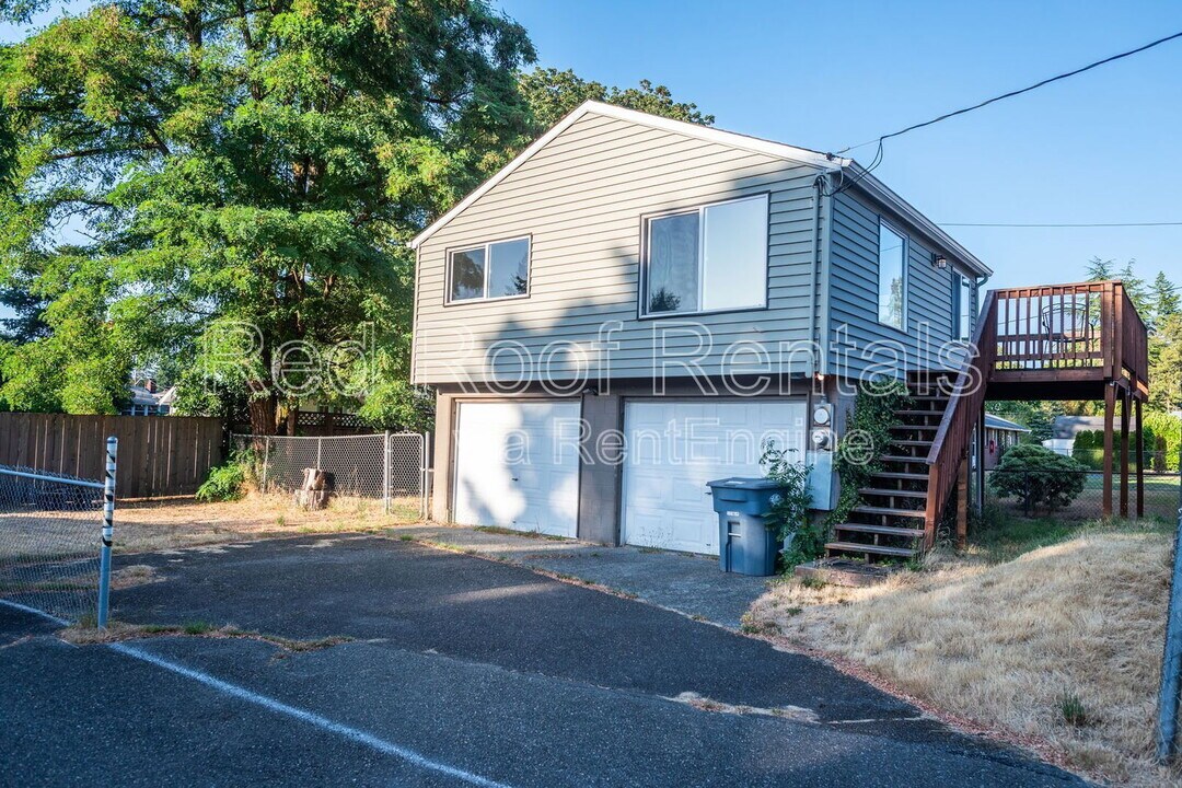 6527 95th St SW in Lakewood, WA - Building Photo