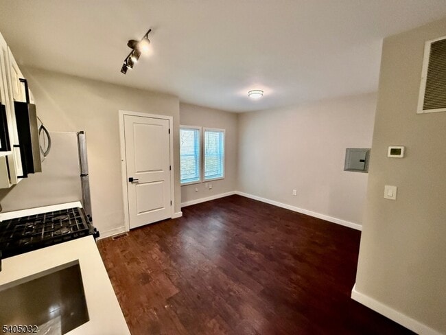 196 Spring St in Newton, NJ - Building Photo - Building Photo