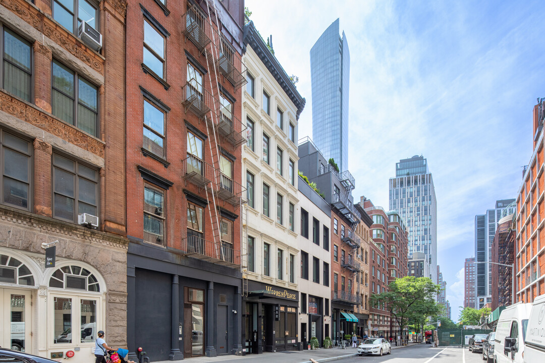 77 Warren St in New York, NY - Building Photo