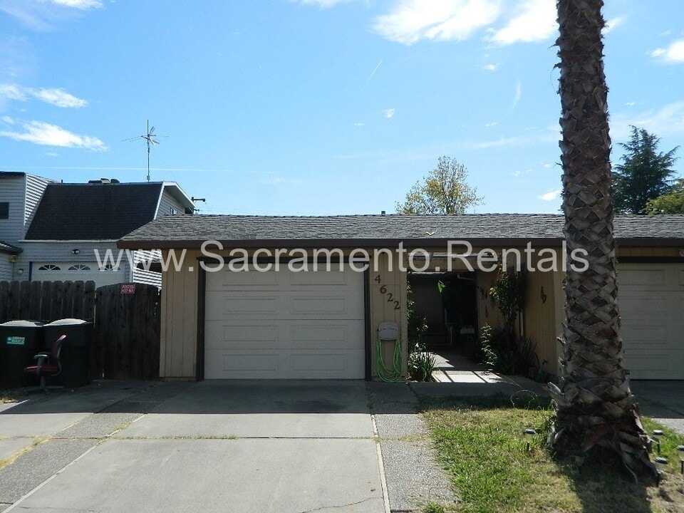 4622 Kinsella Ln in Sacramento, CA - Building Photo