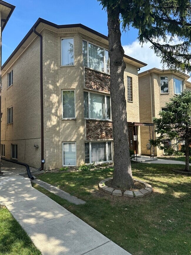 2605 N 76th Ave in Elmwood Park, IL - Building Photo - Building Photo